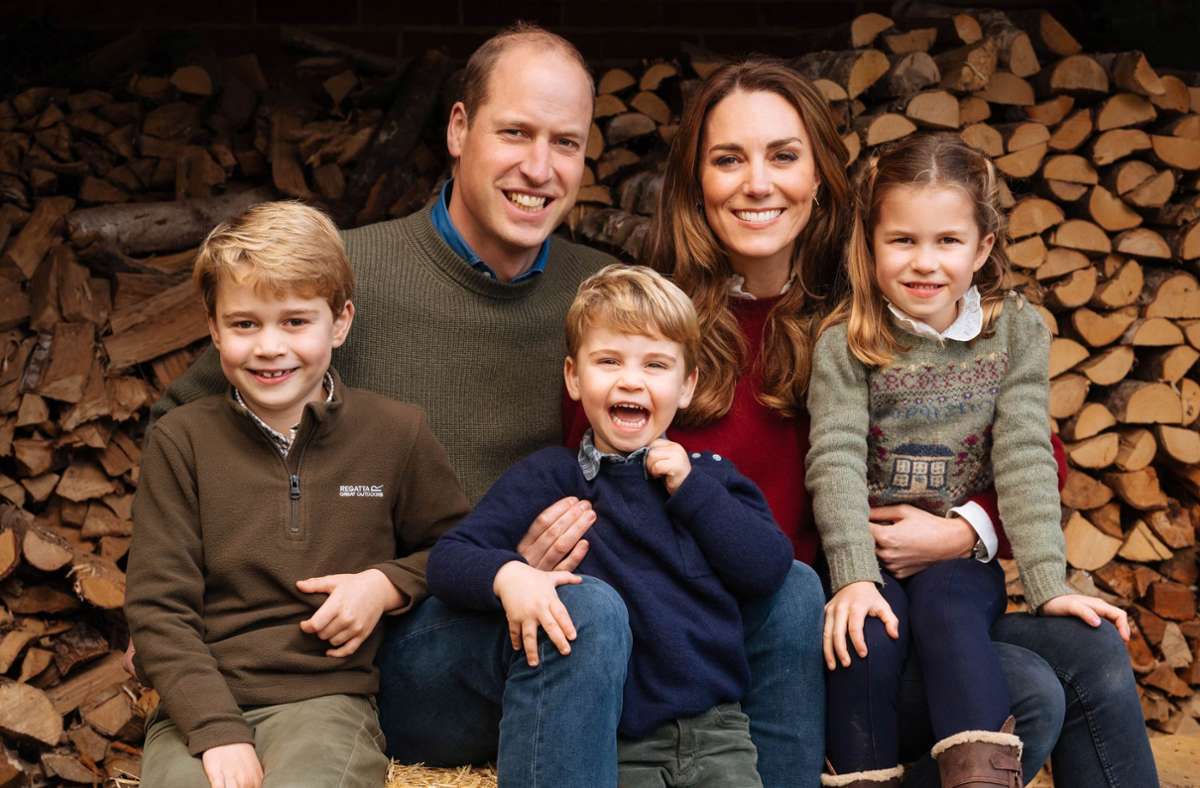 Der Älteste der drei Cambridges: Prinz George (links) mit seinen Eltern Kate und William und seinen Geschwistern Charlotte und Louis.