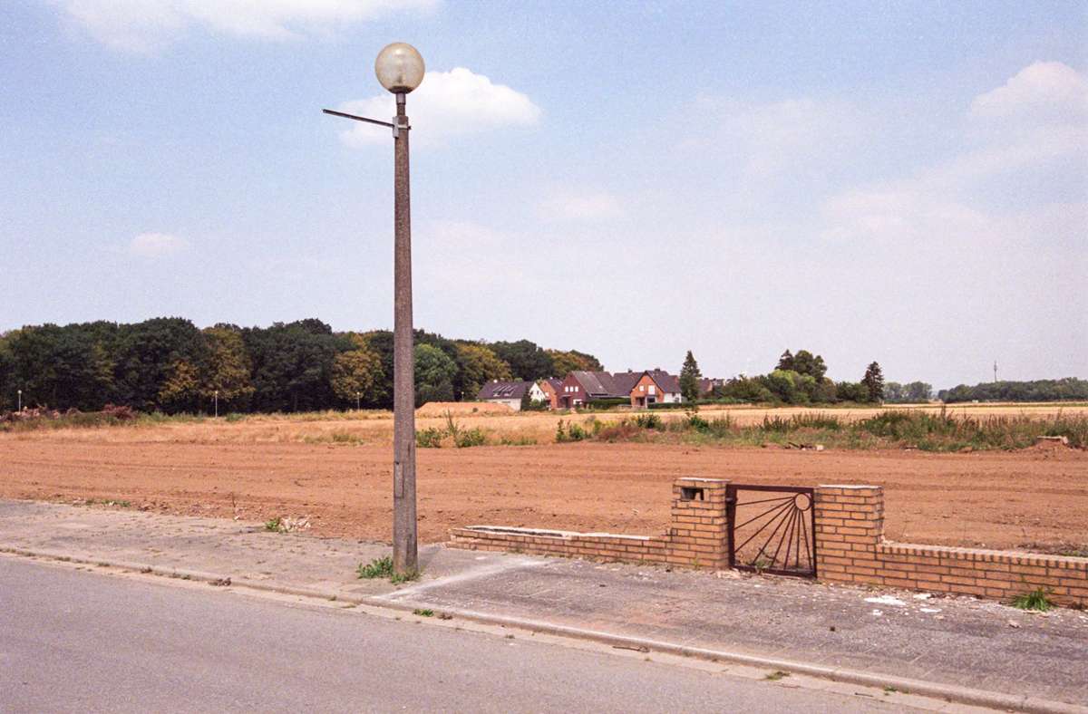 Das Dorf Manheim bei Kerpen in Nordrhein-Westfalen wird dem Erdboden gleichgemacht, damit hier Braunkohle gefördert werden kann – der Fotograf begleitet den Vorgang seit über zehn Jahren.