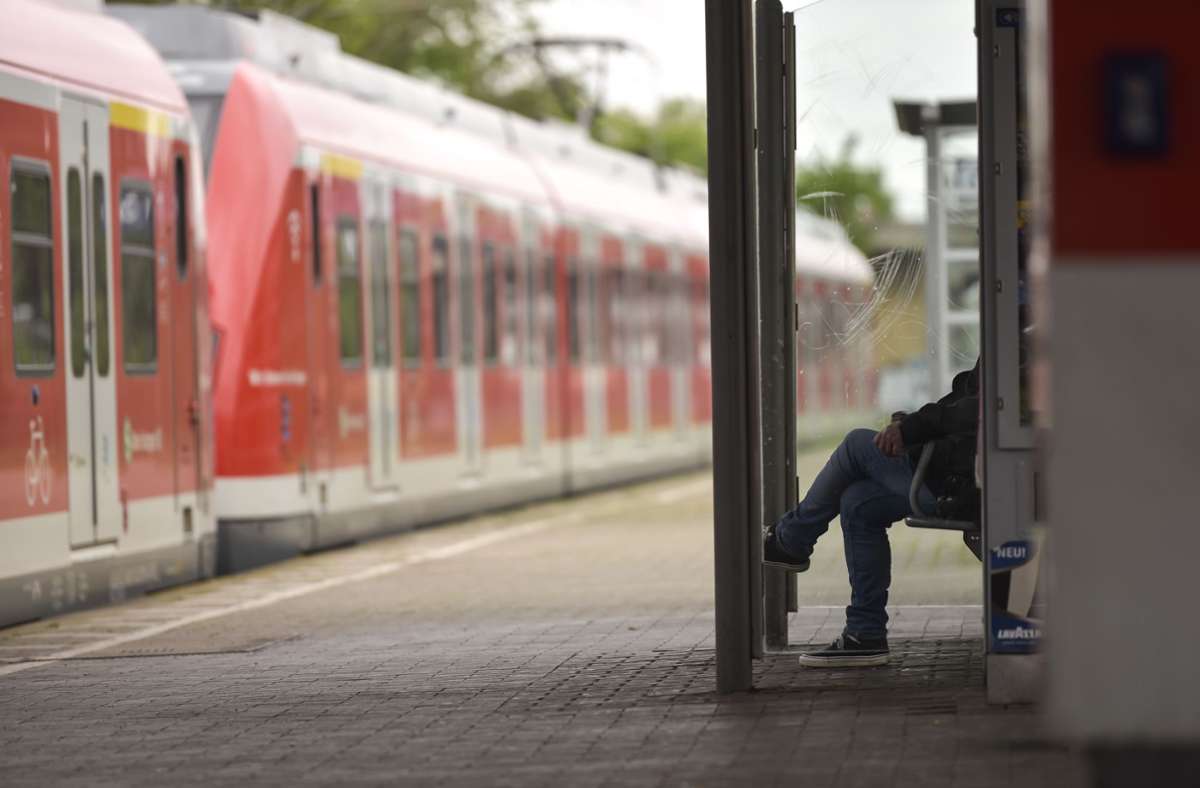 S-Bahn nach Bietigheim-Bissingen: Mann mit Pistole sorgt für Aufregung