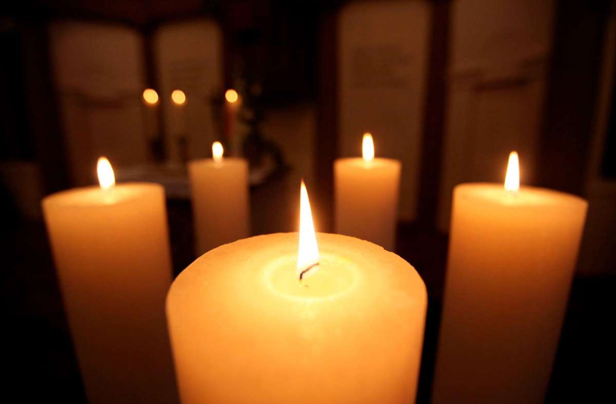 Esslingen: Kerze löst Wohnungsbrand aus
