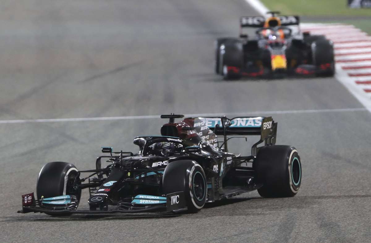 Saisonauftakt der Formel 1: Lewis Hamilton siegt mit  Glück und Geschick