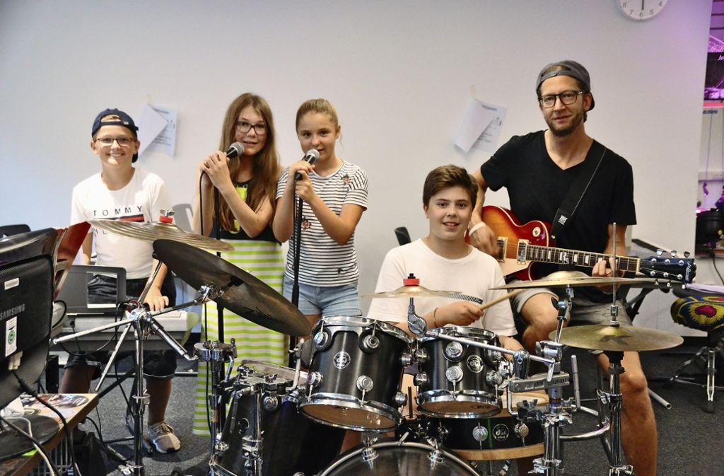 Die jungen Musikerinnen und Musiker freuen sich auf das Catstone-Festival an der Realschule: Schülerband auf der Bühne