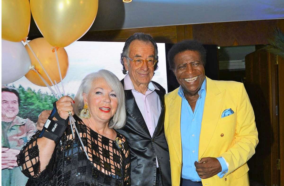 Gerd Schüler, den man den „Disco-König“ nannte, mit  Frau Tamara  Schüler und Roberto Blanco bei seinem   80. Geburtstag.