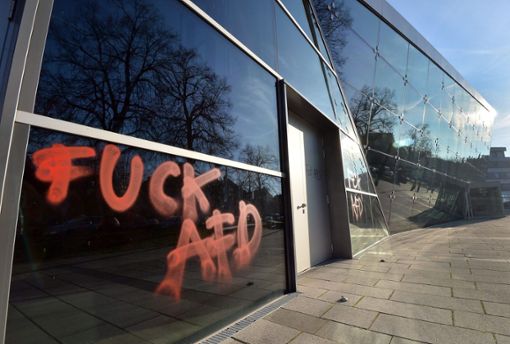 Anfang Dezember 2016: Schmierereien gegen den geplanten Parteitag der AfD am Neckar Forum. Foto: Kaier - Kaier