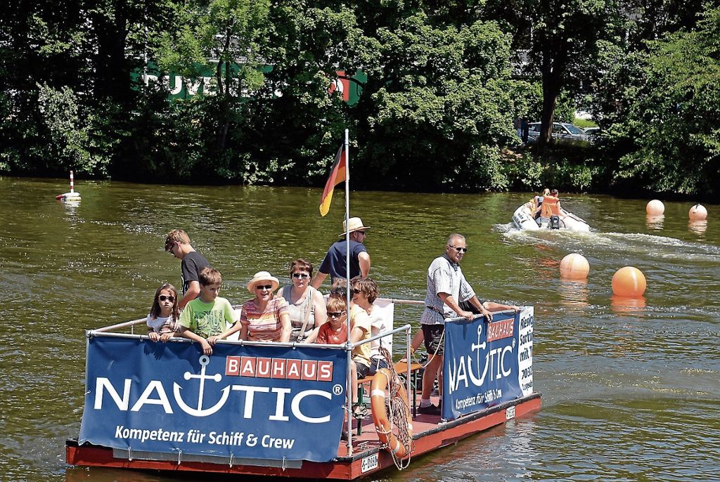 Für Jung und Alt sind die Bootsrundfahrten auf dem Neckar ein besonderes Erlebnis. Damit will der Yachtclub den Besuchern Lust auf Wassersport machen.
