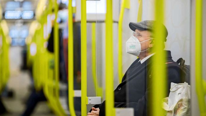 BW will Maskenpflicht in Bus und Bahn beibehalten