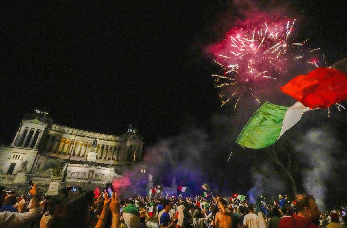 In der italienischen Hauptstadt Rom wurde der EM-Sieg am Sonntagabend ausgiebig gefeiert.