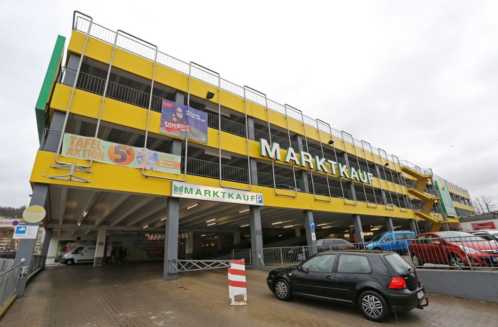 Der Betriebsrat hat Edeka nun zum Interessenausgleich und Sozialplan aufgefordert: Marktkauf in Esslingen-Zell: Zukunft noch immer ungewiss