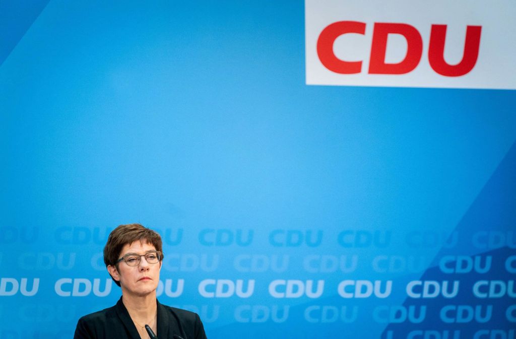 CDU-Chefin Kramp-Karrenbauer kämpft um die Macht.