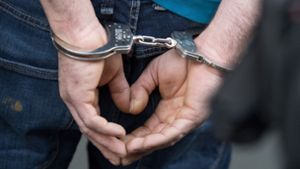 Polizist wegen Vergewaltigungen zu langer Haftstrafe verurteilt