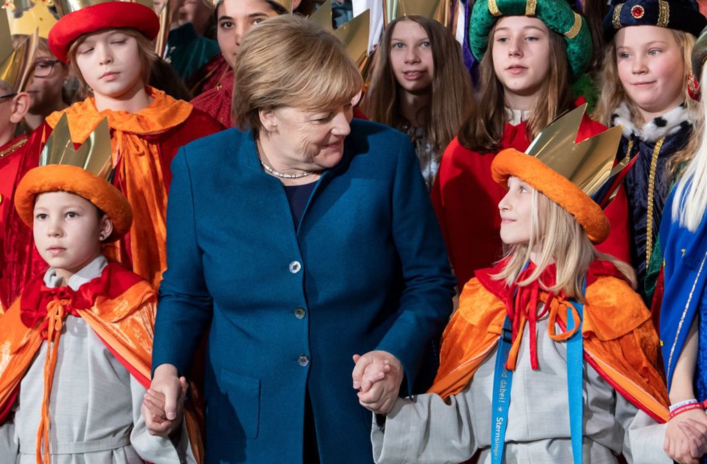 Angela Merkel: Bundeskanzlerin empfängt Sternsinger im Kanzleramt