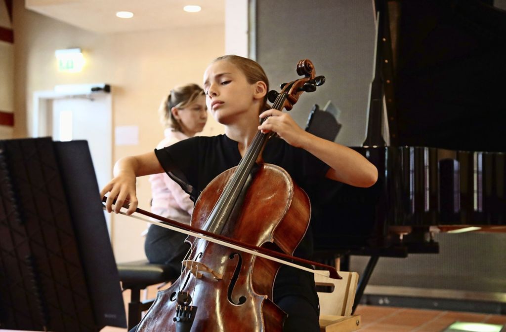 Der Tonkünstlerverband stellt ausgezeichnete junge Musiker im Alten Rathaus vor – Glocken und andere Töne stören Konzert: Nachwuchsmusiker beweisen ihr Können