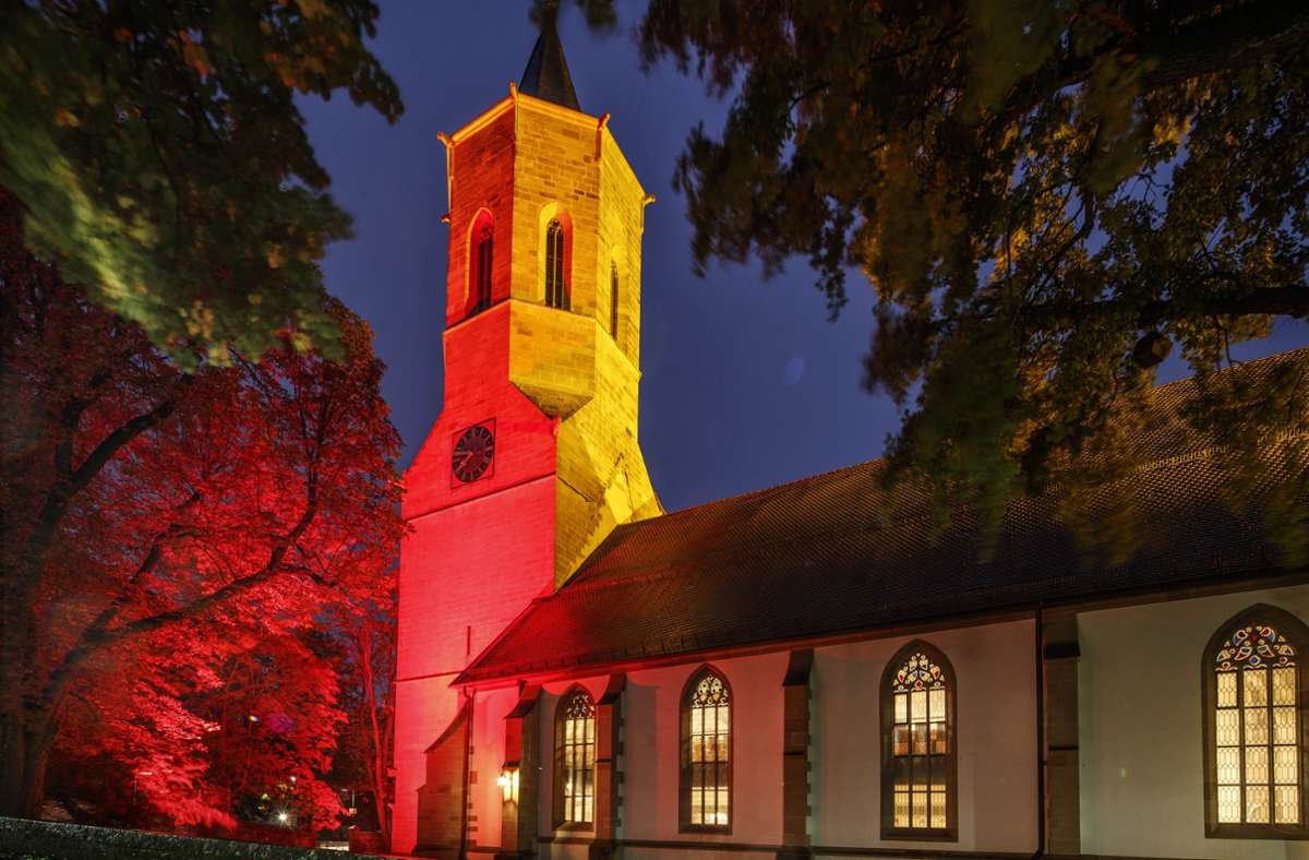 So beleuchtet war es in  einer früheren Nacht der offenen Kirchen in Waiblingen. Foto: Gottfried Stoppel