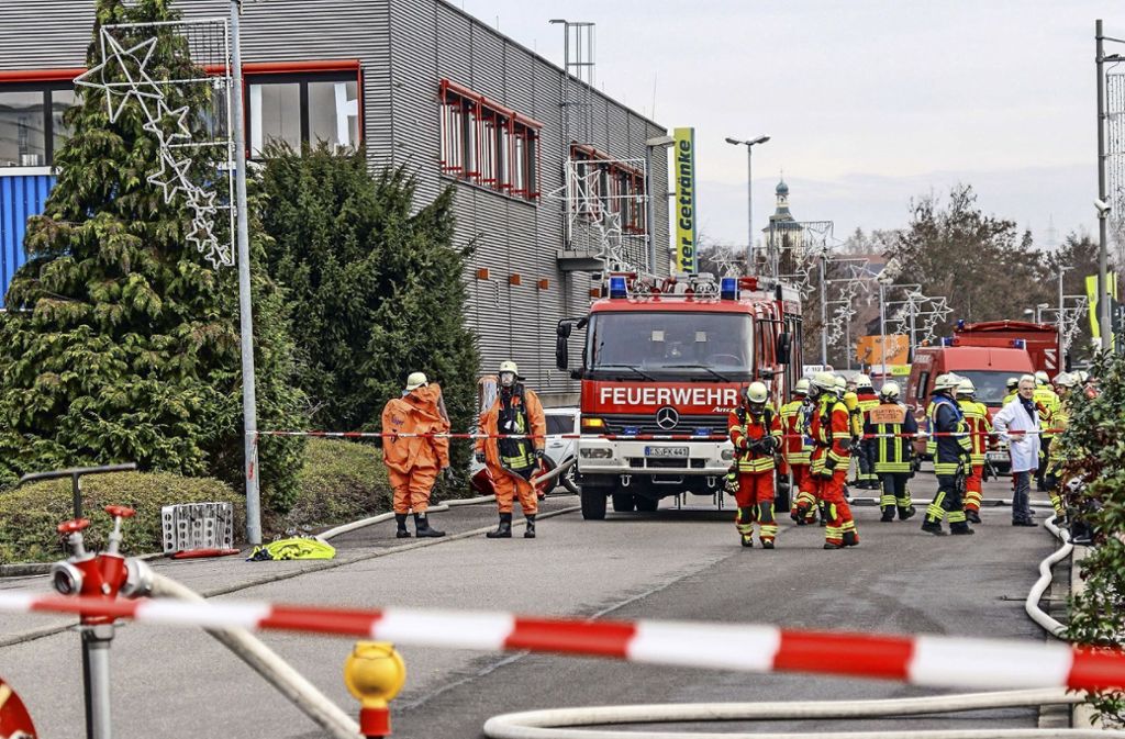 Möglicherweise sind giftige Dämpfe entstanden: Chemische Reaktion: Firma in Köngen evakuiert