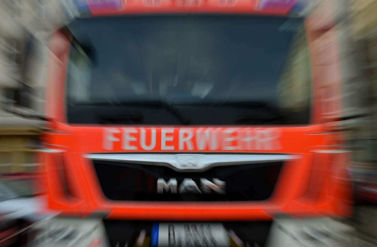 Feuerwehreinsatz in Esslingen: Schwelbrand an Maschine