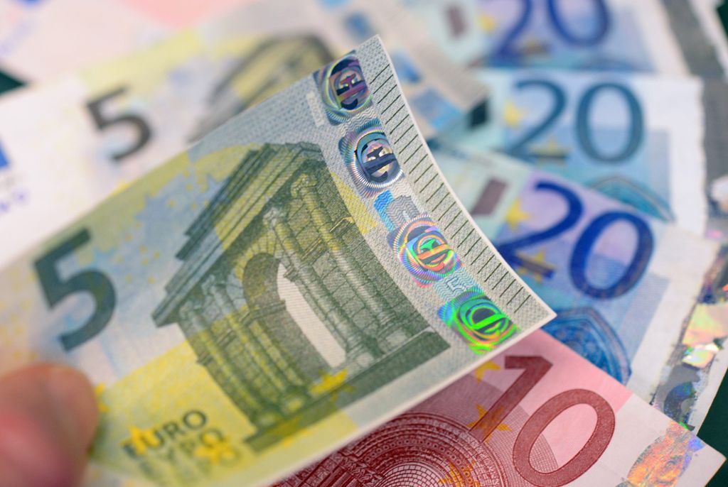 Der Donauwörther Landrat Stefan Rößle fand das Geld in Bar: Landrat findet 55.000 Euro im Briefkasten
