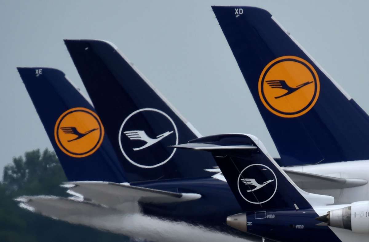 Wegen Corona-Krise: Lufthansa streicht Stellen in Verwaltung und Führungsetagen
