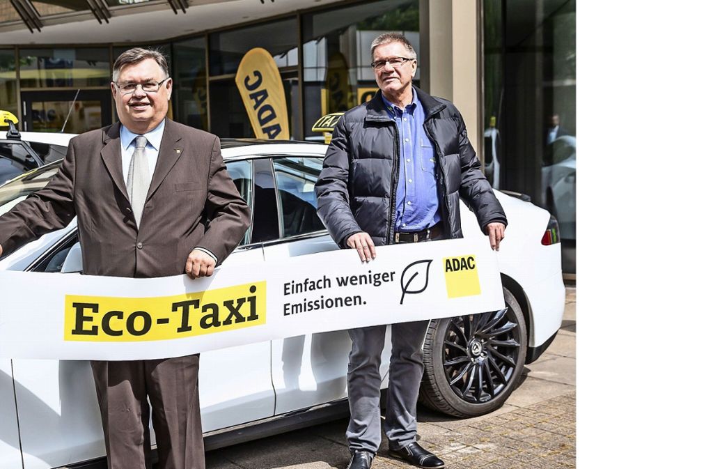 Der ADAC schafft mit einem neuen Zertifikat Anreize, auf schadstoffärmere Fahrzeuge umzusteigen: Taxis sollen weniger Abgase ausstoßen