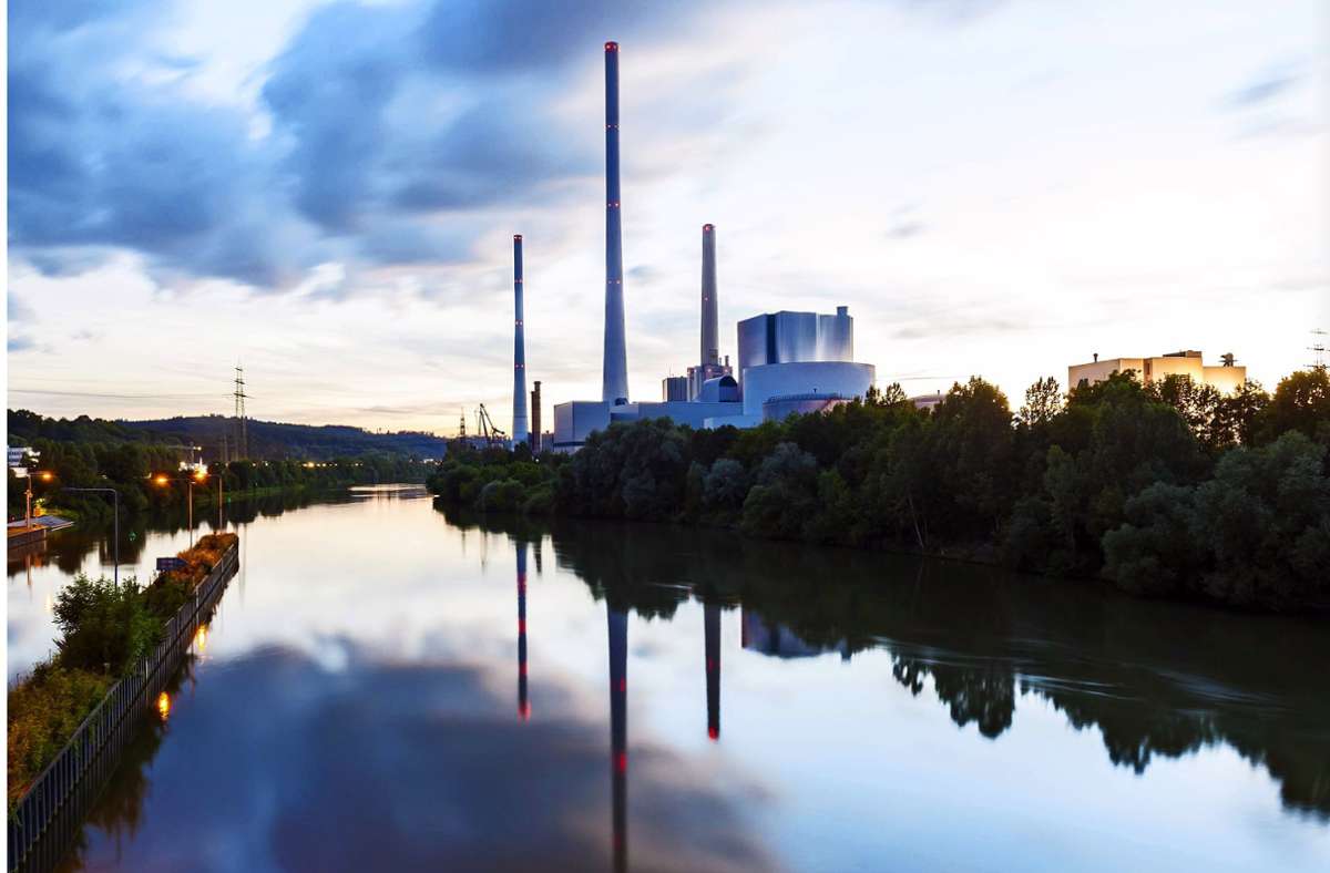 Das Heizkraftwerk Altbach/Deizisau soll bis 2027 kohlefrei sein. Bis 2035 möchten die Verantwortlichen die Produktion komplett auf Wasserstoff umstellen. Foto: imago/Westend61