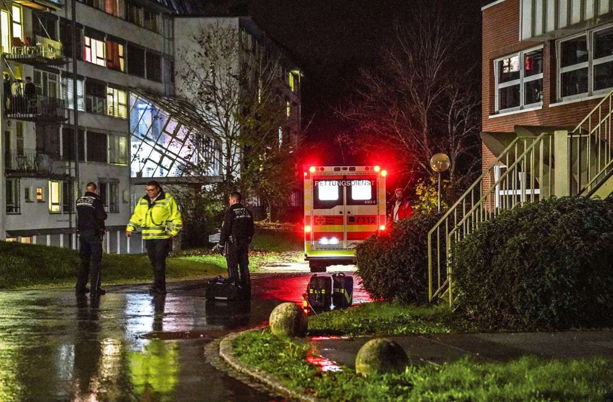 Tatort Schelmenwasen in Nürtingen: Am frühen Samstagmorgen wurden drei Studenten in einem Wohnheim schwer verletzt. Foto: SDMG//Kohls