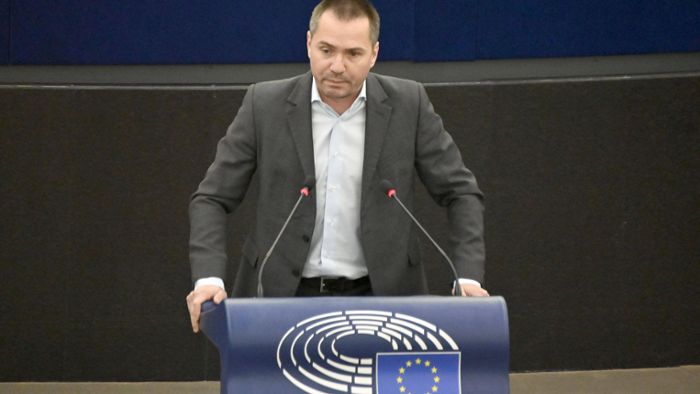 Mutmaßlicher Hitlergruß im EU-Parlament  sorgt für Entrüstung