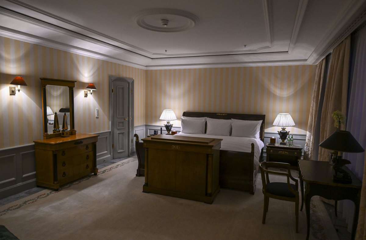 Das Bett im Schlafzimmer der Royal Suite im Hotel Adlon.