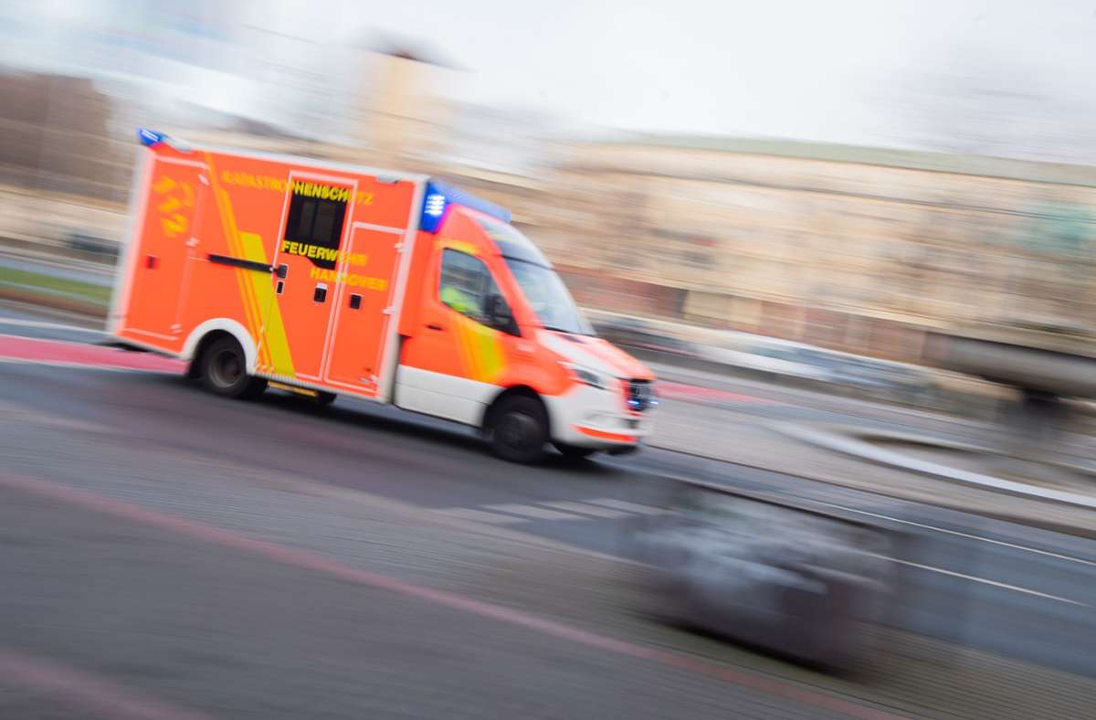 Unfall in Echterdingen: Frau nach Sturz von Tretroller in Klinik eingeliefert