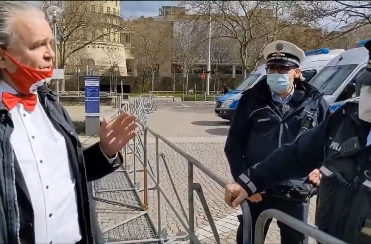 Video zur Querdenker-Demo in Stuttgart: Landtagsdirektor erstattet Anzeige gegen Fiechtner