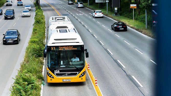 Stuttgart gibt ungenutzte Busspur wieder frei