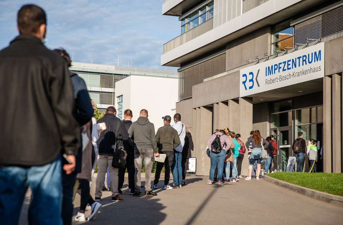 Robert-Bosch-Krankenhaus in  Stuttgart: Das Impfzentrum schließt nach 278 Tagen