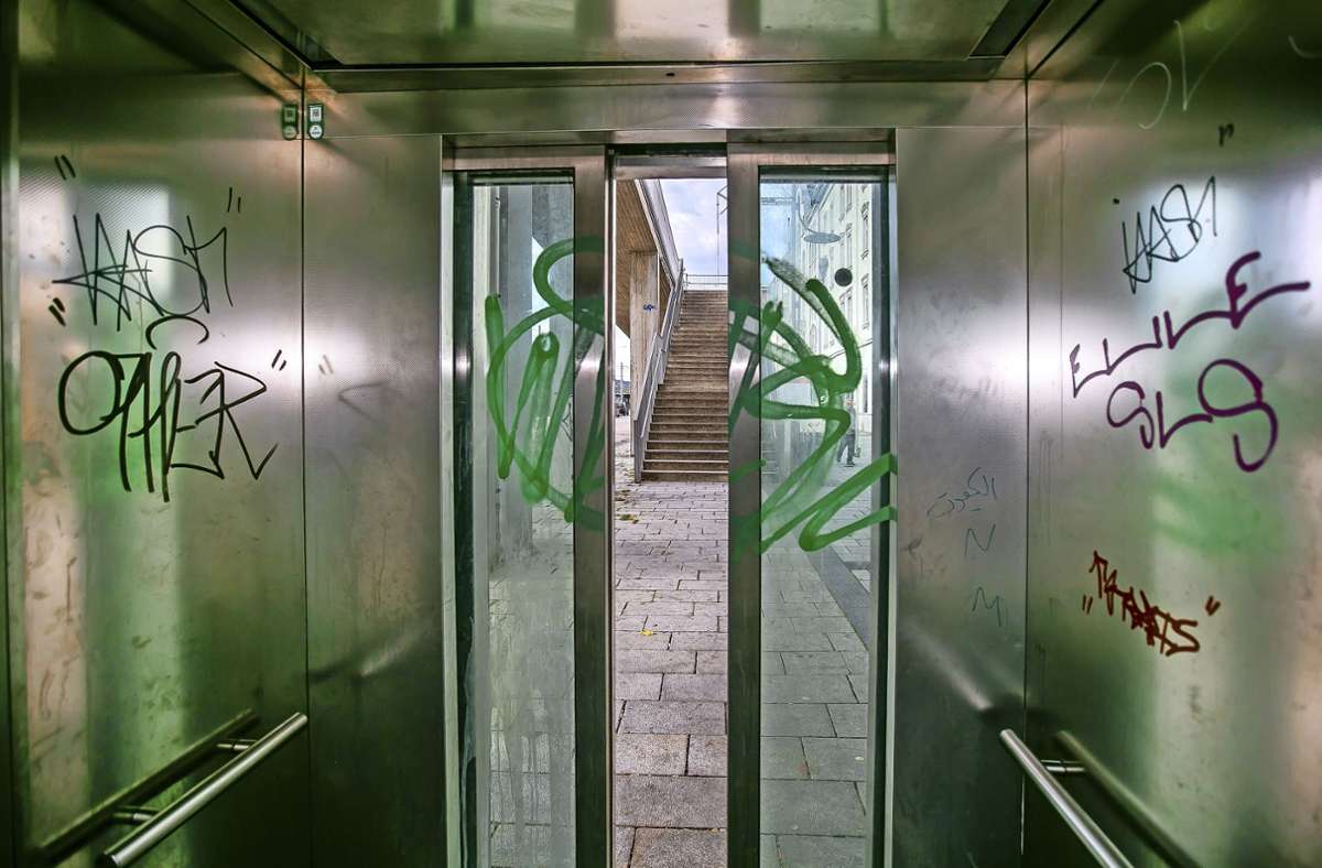 Vandalismus in Esslingen: Nachts steht der Pliensau-Aufzug künftig still
