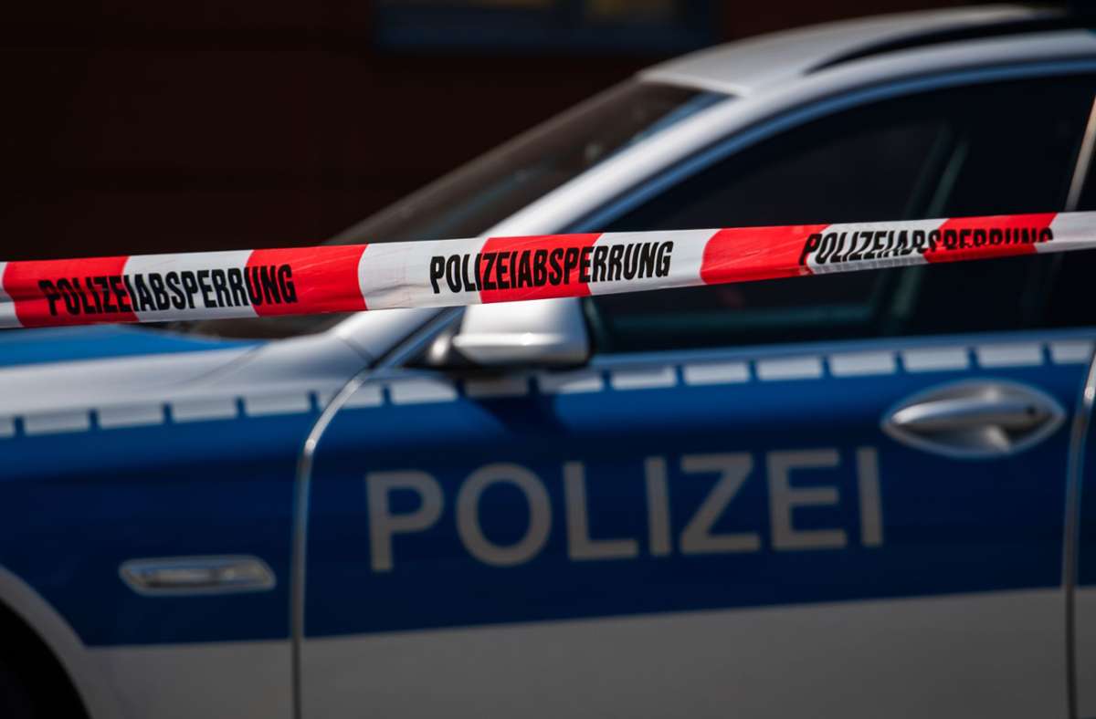 Überfall auf Tankstelle in Ludwigsburg: Frau bei Raub schwer verletzt