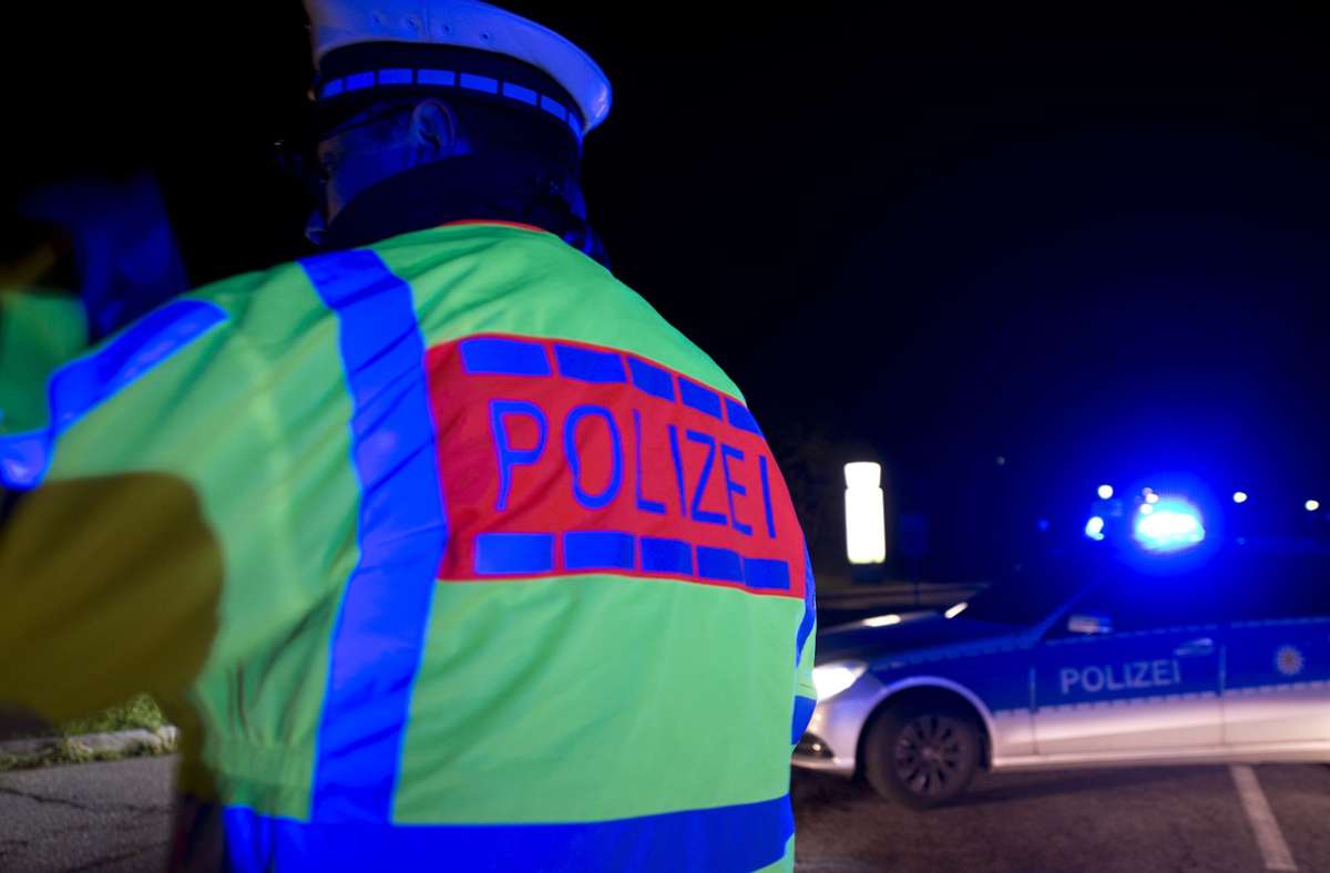 Zwischen Denkendorf und Neuhausen: Polizei findet offenen Ölkanister auf Fahrbahn