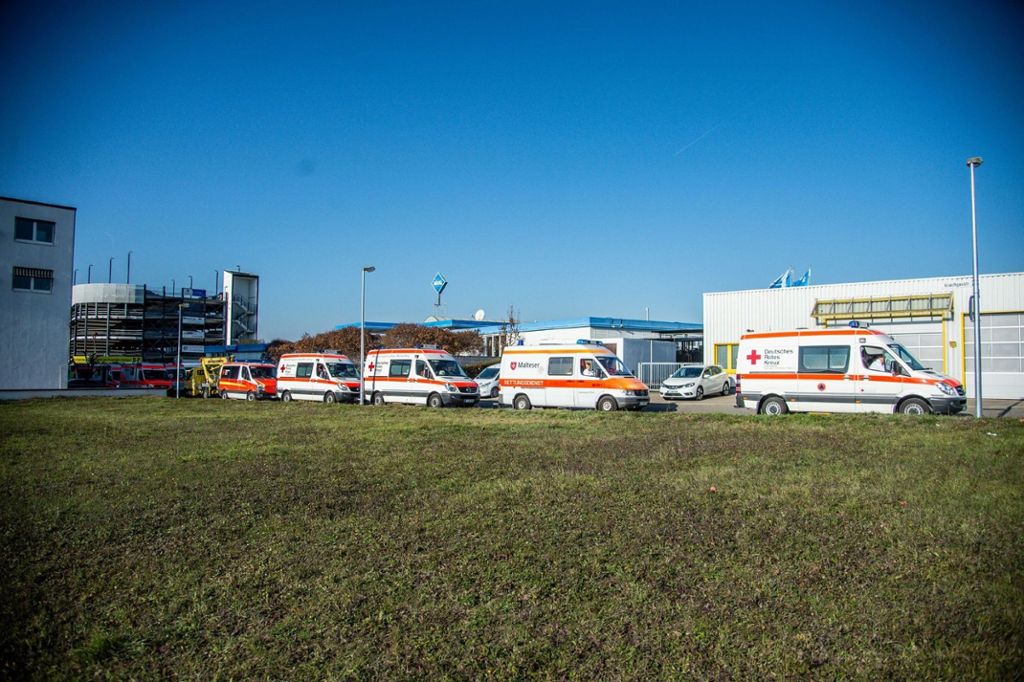 Mit Video: 19 Personen mussten ins Krankenhaus: Großeinsatz bei Balluff in Neuhausen