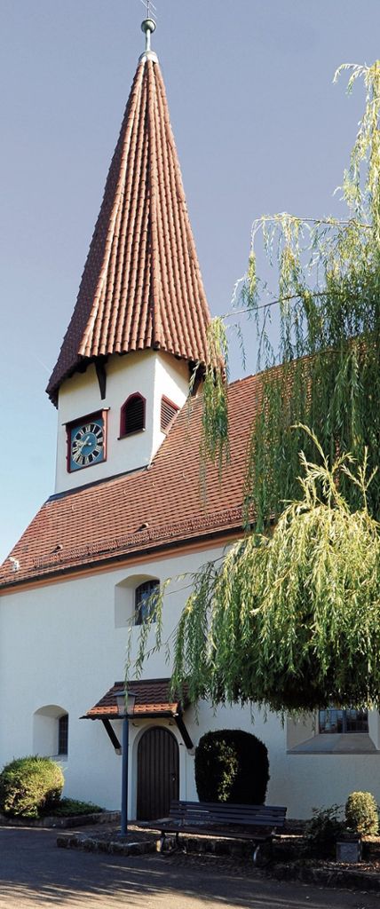 Die Michaelskirche mit ihrem achtseitigen Turmhelm ist für viele Berkheimer Erkennungszeichen und Mittelpunkt der Gemeinde.