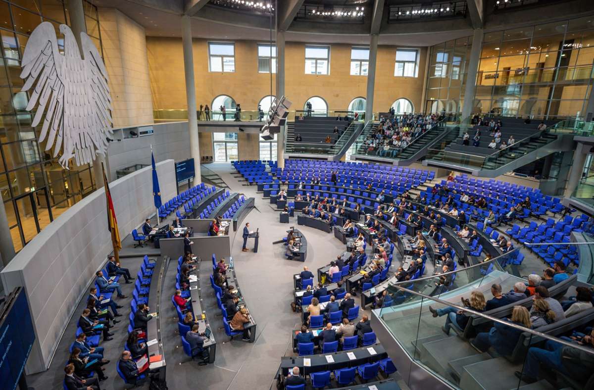 Wie viele Abgeordnete braucht der Deutsche Bundestag? Foto: dpa/Michael Kappeler