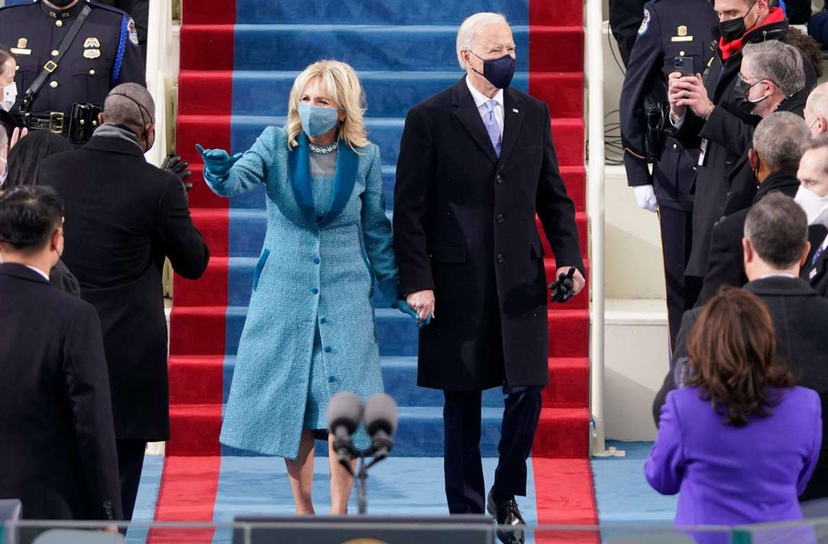 Jill Biden trug zur Amtseinführung ihres Mannes ein türkisblaues Ensemble.