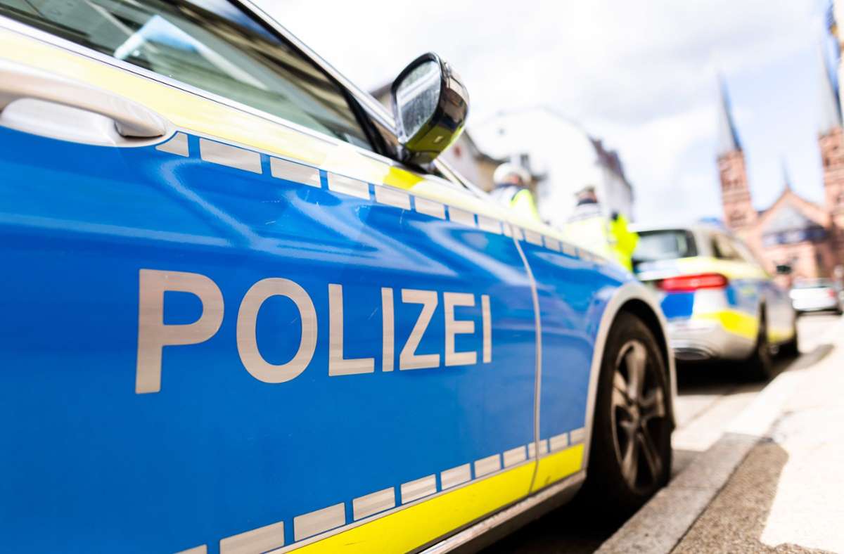 Ochsenhausen: Betrunkene Autofahrerin streift  Schulbus und fährt weiter