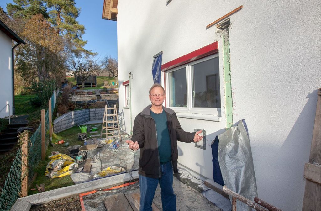 An die 40 000 Euro hat Jürgen Brüchert für die Sanierung des Mauerwerks an seinem erst zwölf Jahre alten Haus in Altbach investieren müssen.