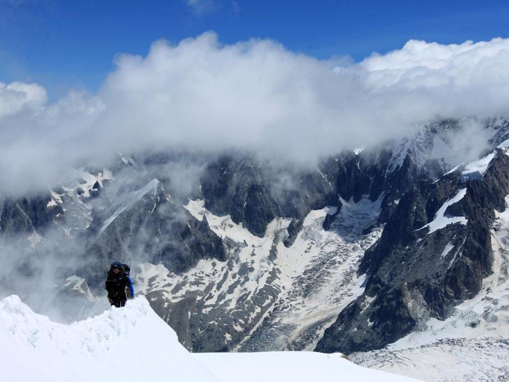 Die Stuttgarter waren auf dem Forni-Gletscher in eine Spalte gestürzt: Sportler aus Stuttgart in Alpen verunglückt - eine Tote