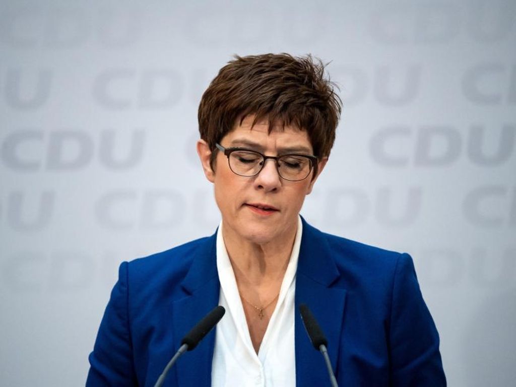 CDU in der Krise: Kramp-Karrenbauer kündigt Rückzug an