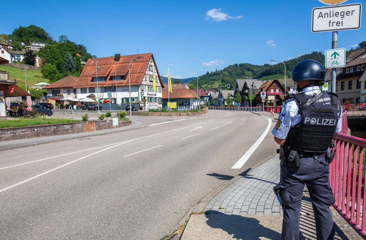 Polizeieinsatz im Ortenaukreis: Großes Polizeiaufgebot sucht nach bewaffnetem Mann