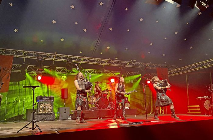 Zeltspektakel in Wernau: Celtica Pipes Rock eröffnet mit feurigem Auftritt