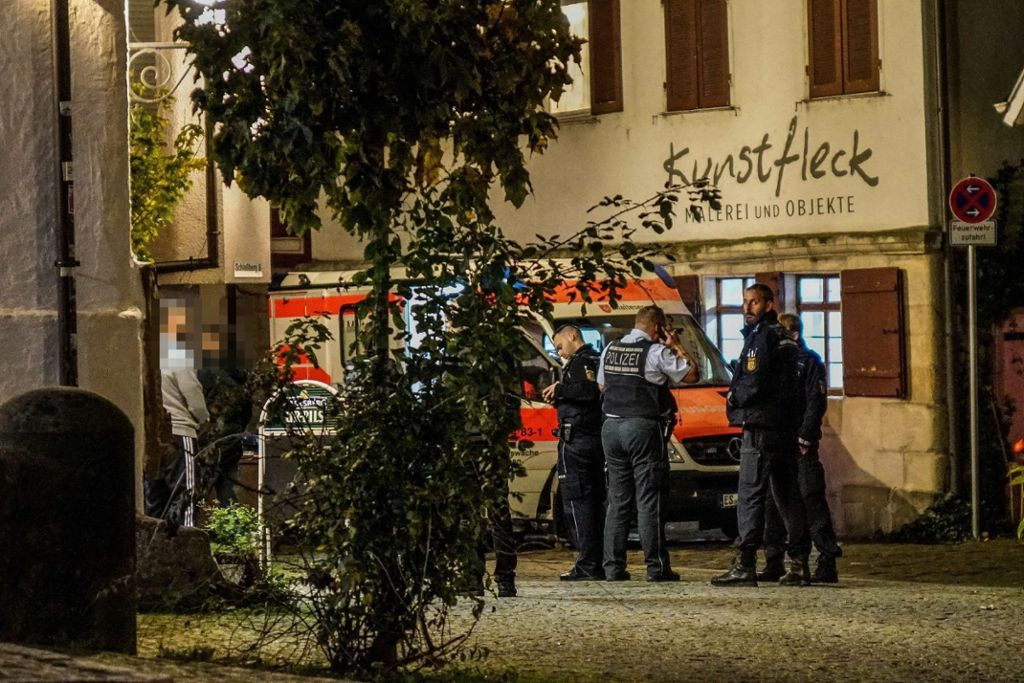 Der Hintergund der Tat ist noch ungeklärt: Mann in Nürtinger Bar durch Schläge schwer verletzt