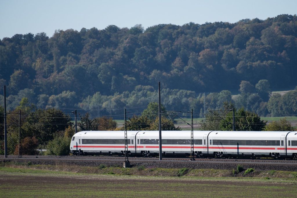 ICE Stuttgart-München wird über Donauwörth umgeleitet - Ersatzverkehr für regionale Bahnen: Bahn Stuttgart-Ulm ab Samstag behindert
