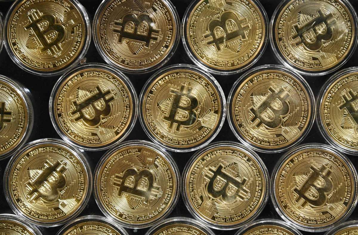 Digitalwährung: Bitcoin steigt erneut auf Rekordhoch - und stürzt wieder ab