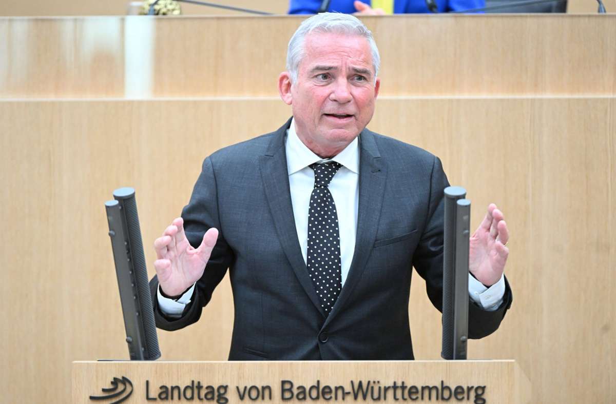 Baden-Württemberg: Innenministerium vermeldet weniger rechte Straftaten