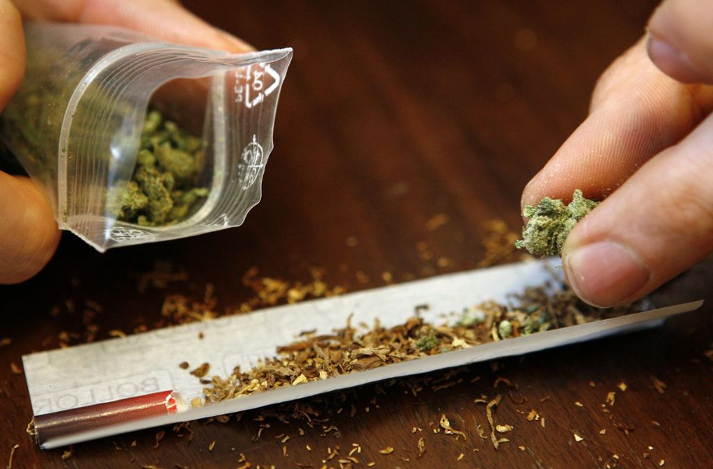 Barmer-Krankenkasse: Bericht: Zahl der Anträge für Cannabis auf Rezept steigt an