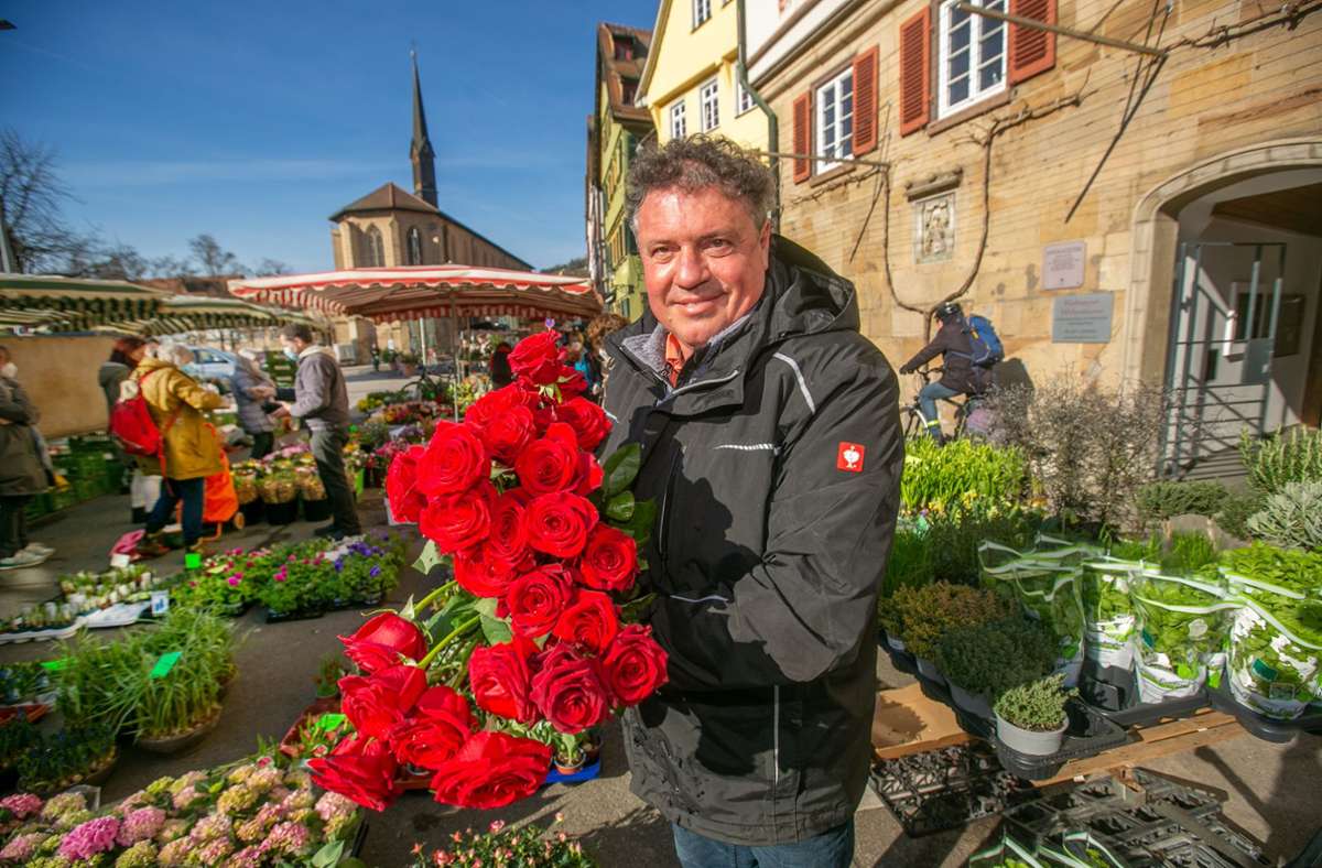 Esslinger Blumenhändler über  den Valentinstag: Auch eine Topfpflanze kann von Herzen kommen