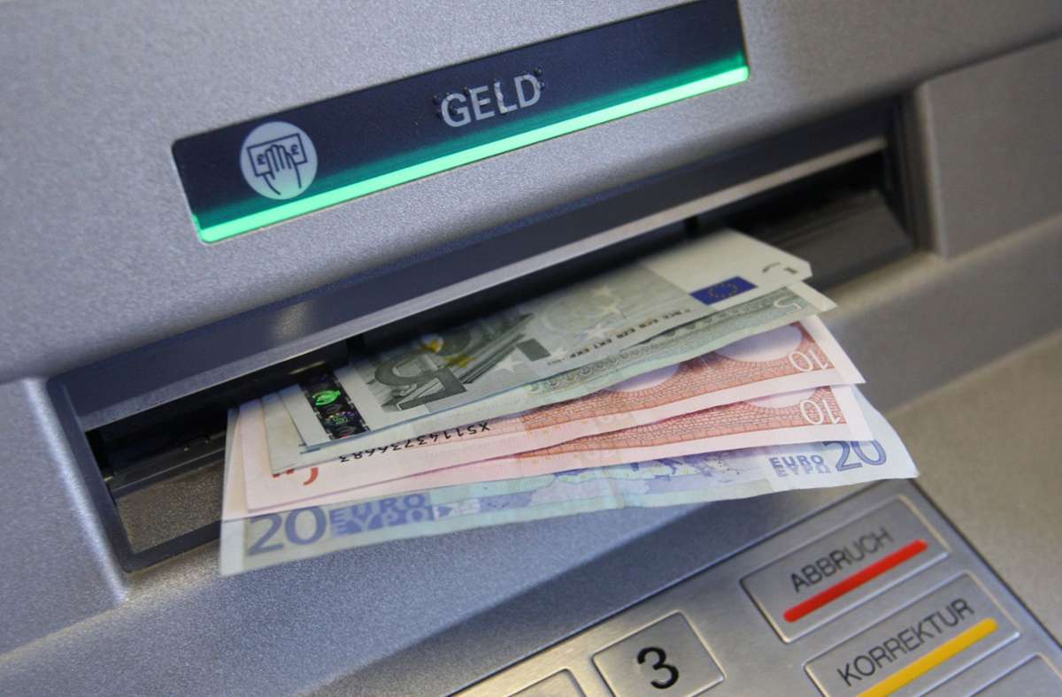 Eislingen: Unbekannte sprengen Geldautomaten